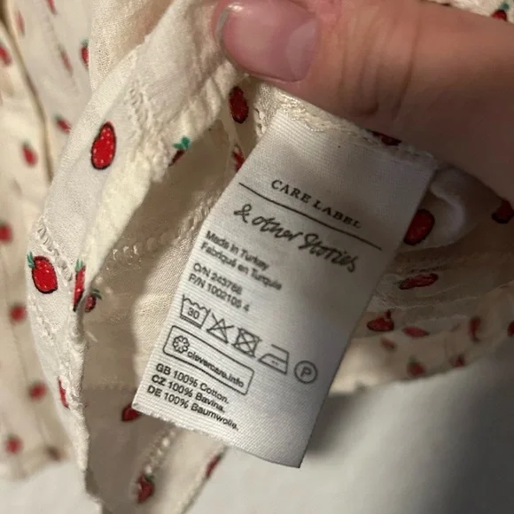 & OTHER STORIES
Print Ruffled Collar Blouse In White W. Tiny Strawberry Print - Picture 5 of 12